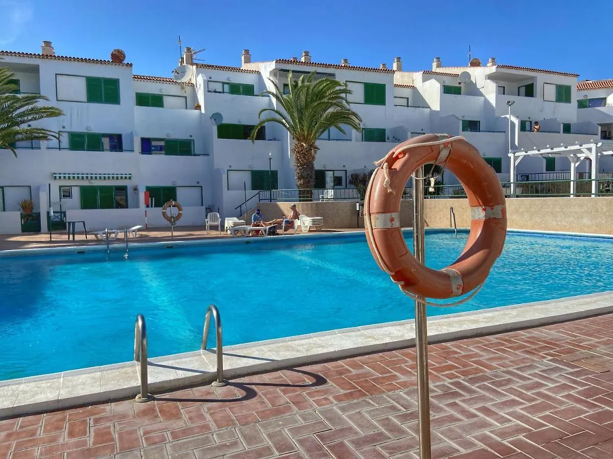 Apartamento Vacacional Paradise アロナ